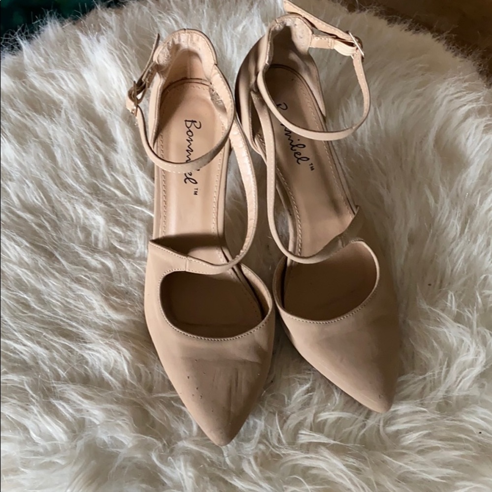 Shoes - Picture 2 of 5